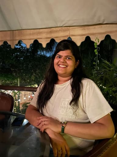 Surbhi Mantri photo 2